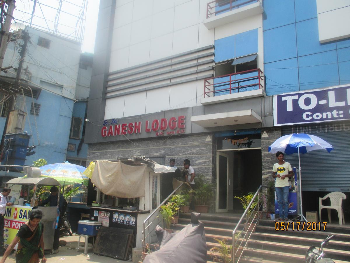 Sri Sai Ganesh Lodge Hyderabad Exterior photo